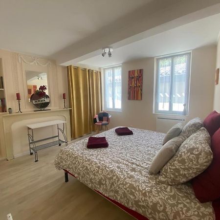 Chambre Privee Au Calme Excellente Prestation กัสเตลโนดารี ภายนอก รูปภาพ