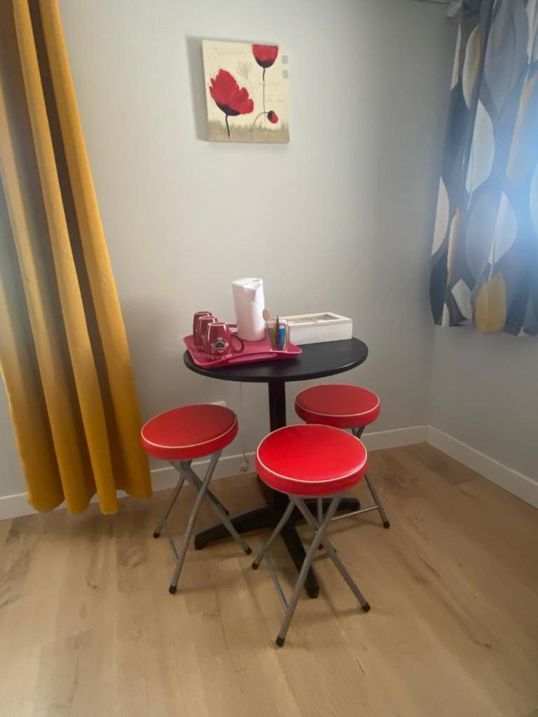 Chambre Privee Au Calme Excellente Prestation กัสเตลโนดารี ภายนอก รูปภาพ